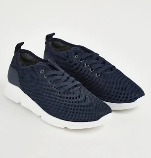 Casual sneakers
